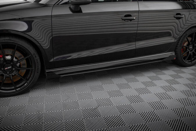 Dokładki progów Street Pro V.1 + Flaps Maxton Audi RS3 Sedan 8V Facelift